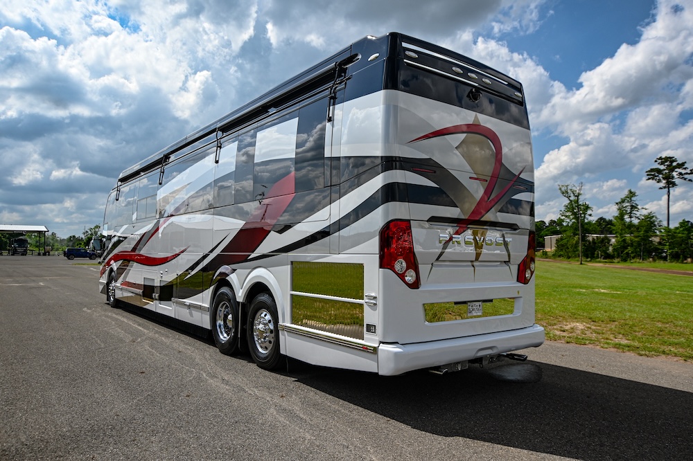 2006 Prevost Featherlite H3-45 For Sale