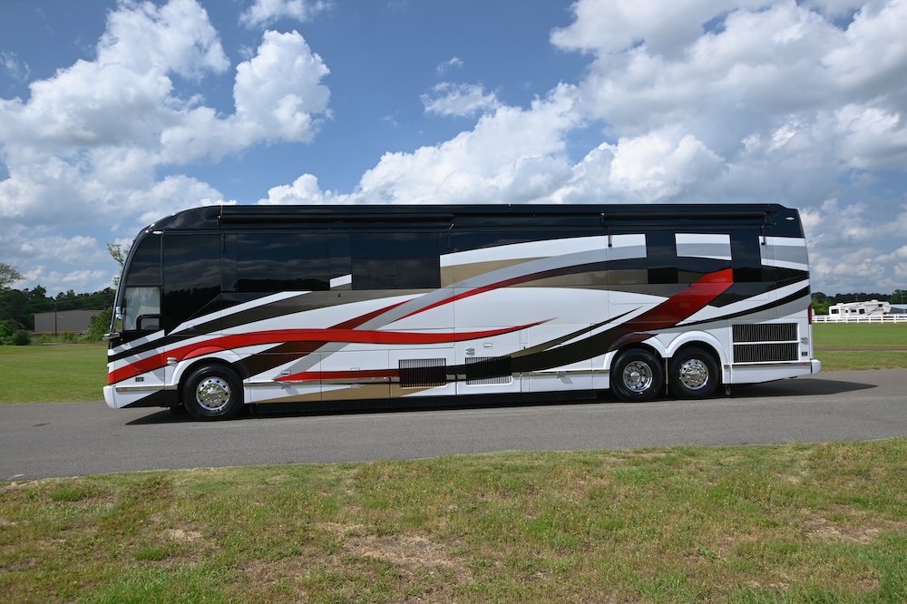 2006 Prevost Featherlite H3-45 For Sale