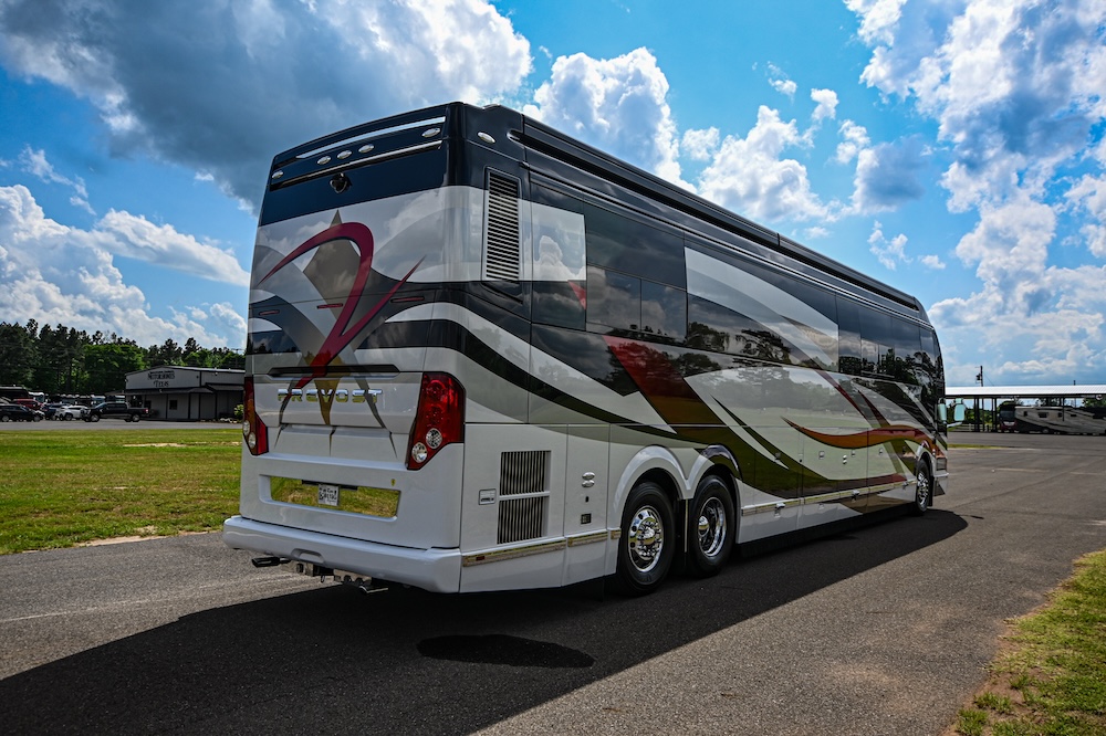 2006 Prevost Featherlite H3-45 For Sale