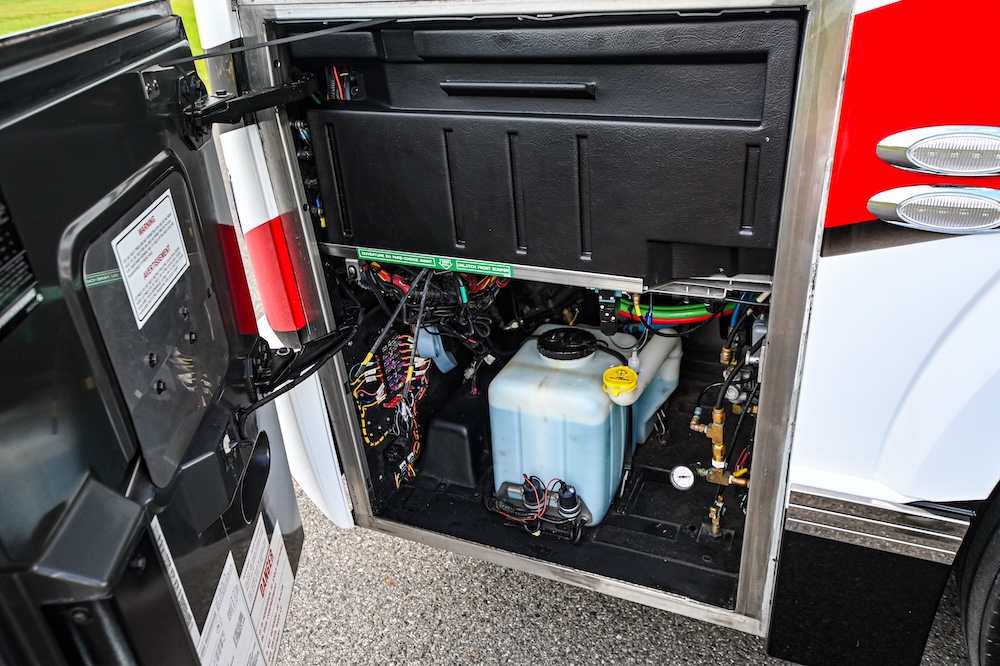 2006 Prevost Featherlite H3-45 For Sale
