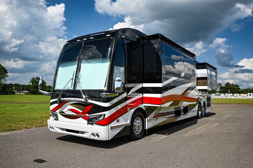 2006 Prevost Featherlite H3-45 For Sale