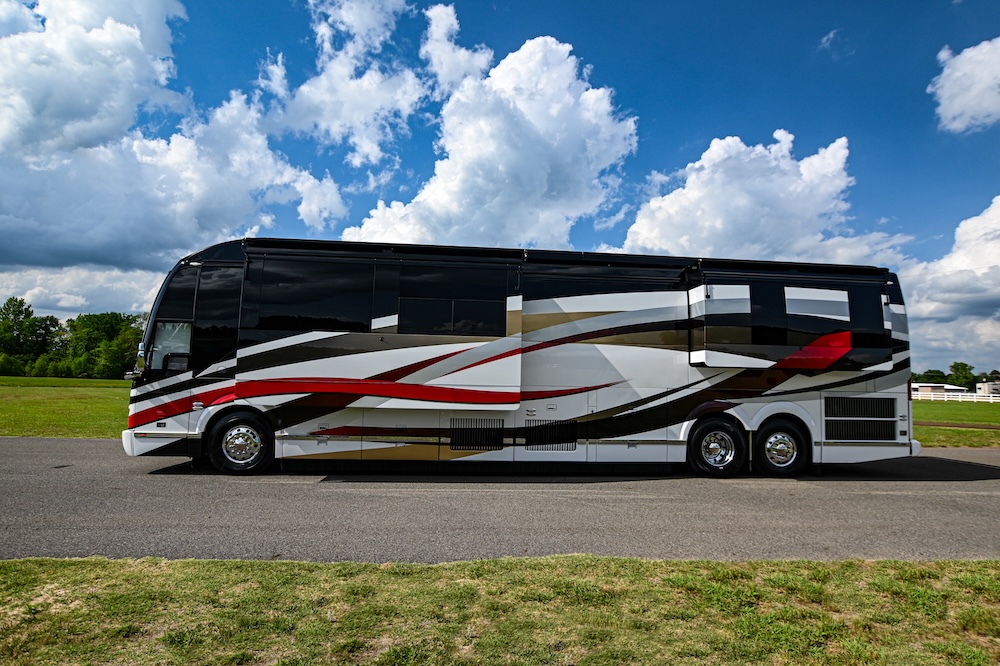 2006 Prevost Featherlite H3-45 For Sale