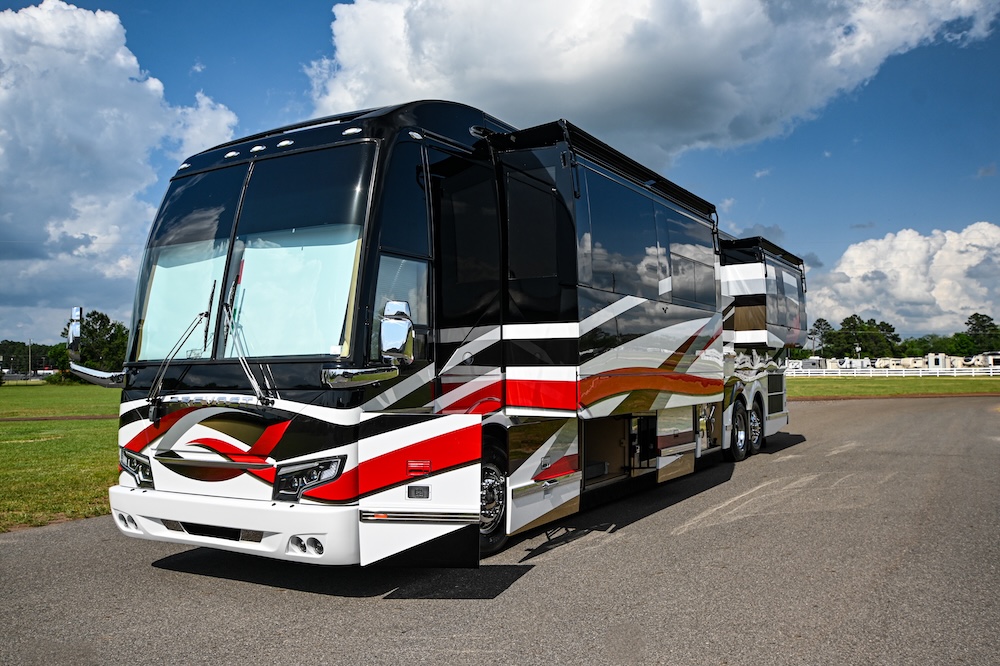 2006 Prevost Featherlite H3-45 For Sale