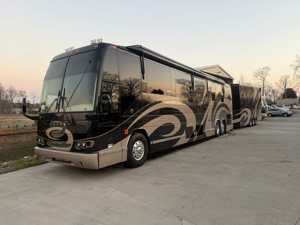 2006 Prevost Featherlite H3-45 For Sale