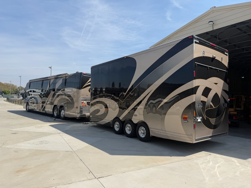 2006 Prevost Featherlite H3-45 For Sale