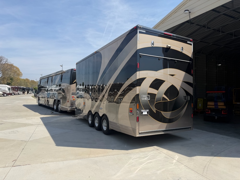 2006 Prevost Featherlite H3-45 For Sale