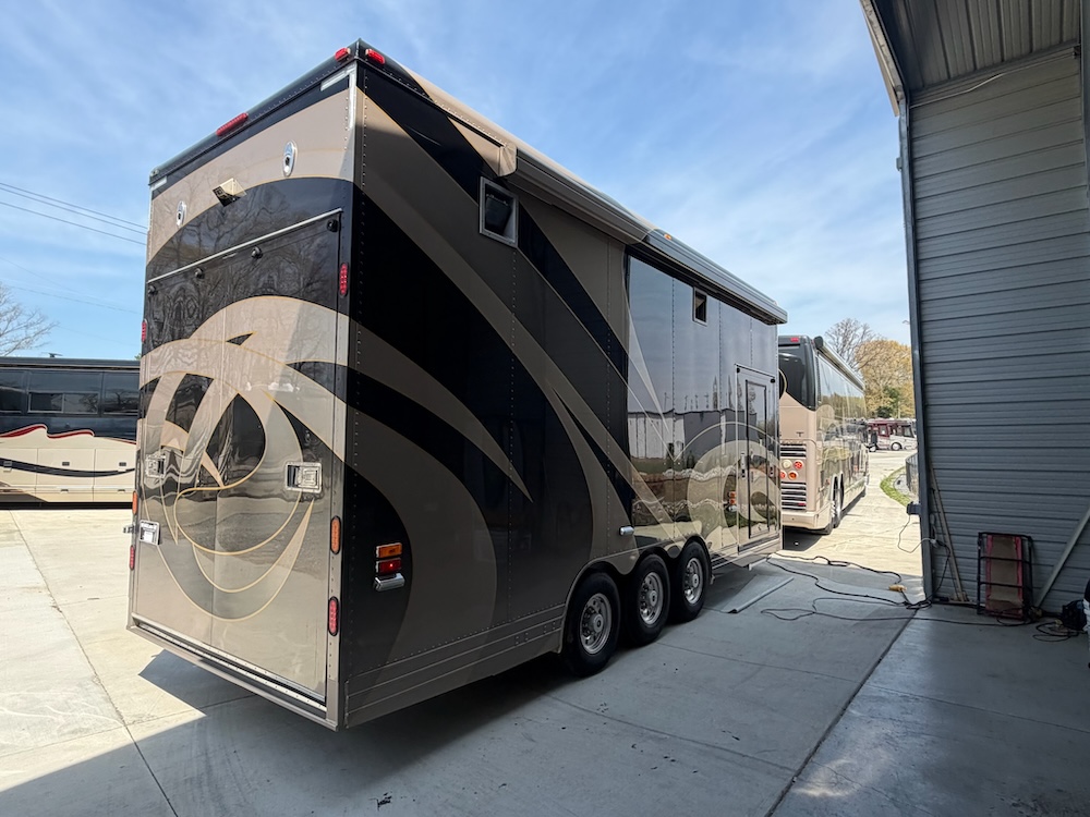 2006 Prevost Featherlite H3-45 For Sale