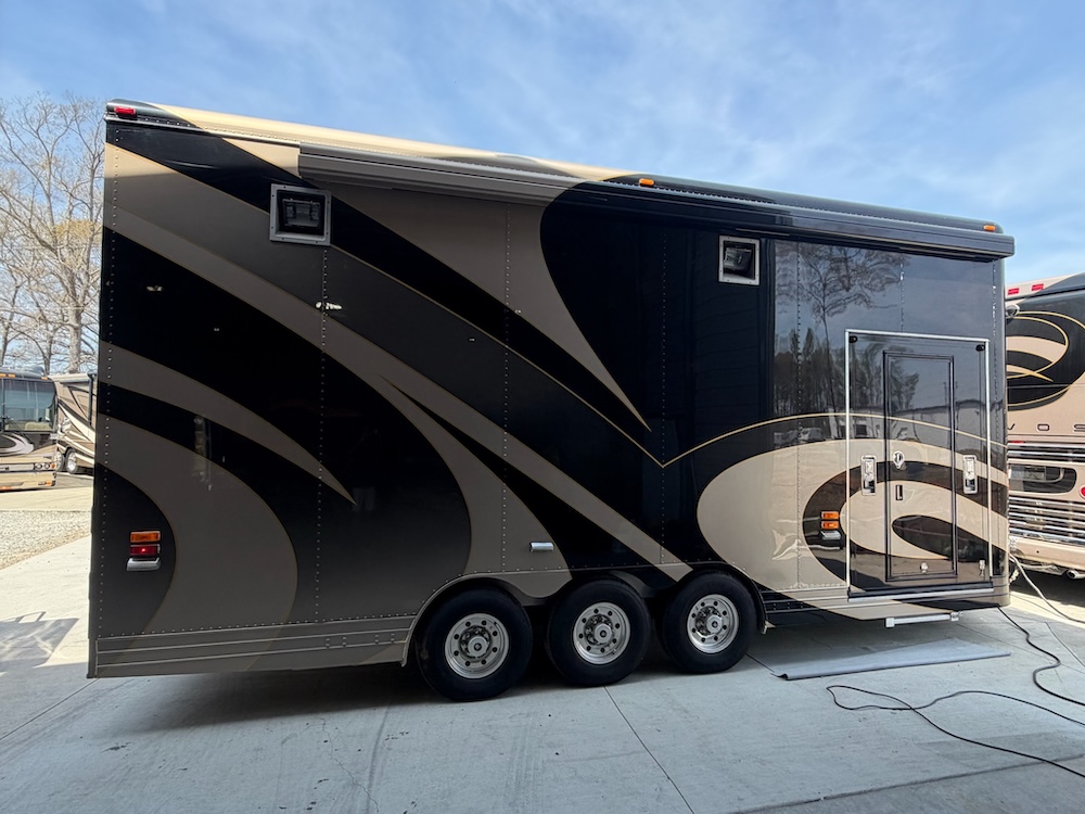 2006 Prevost Featherlite H3-45 For Sale