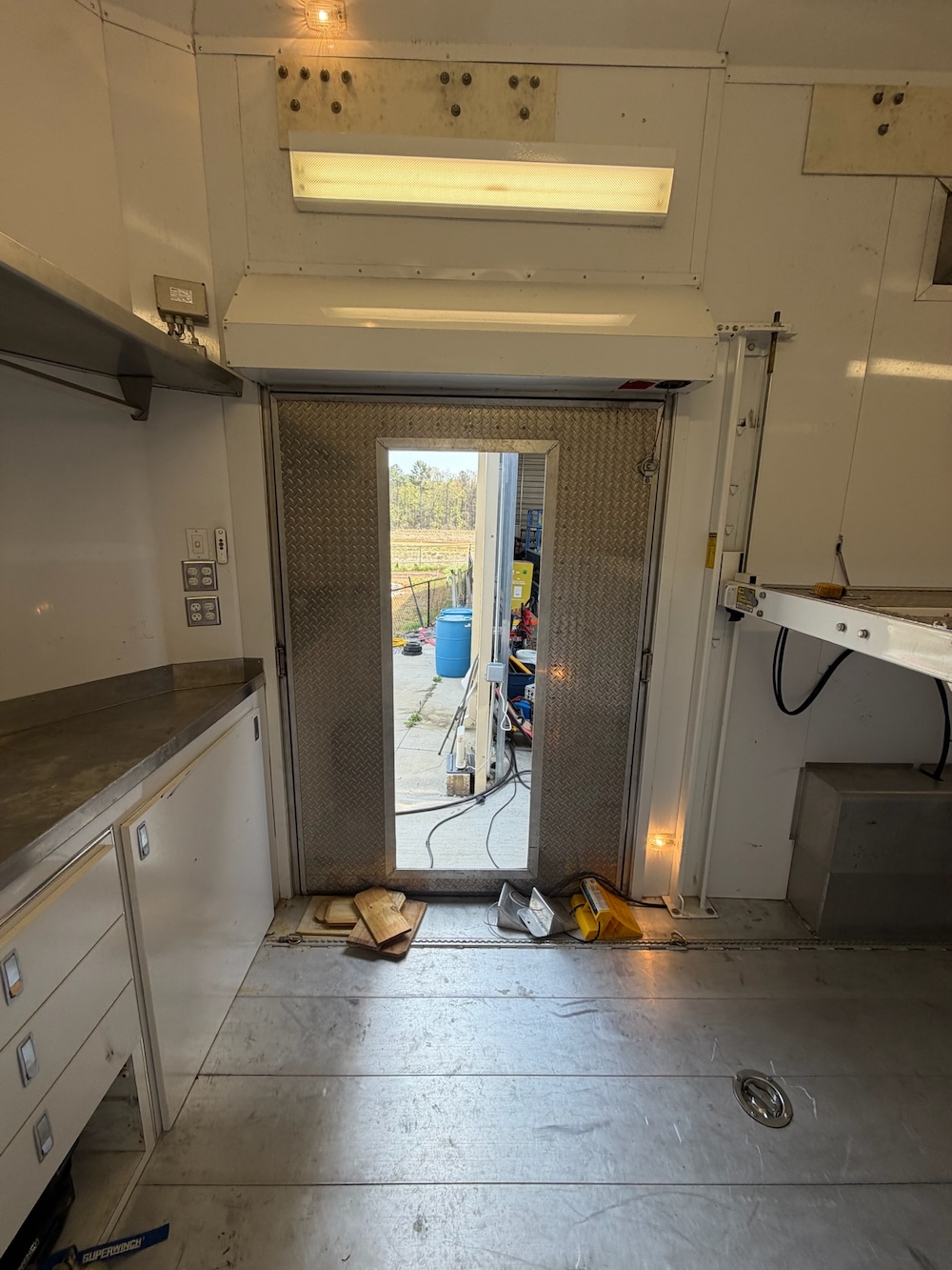 2006 Prevost Featherlite H3-45 For Sale