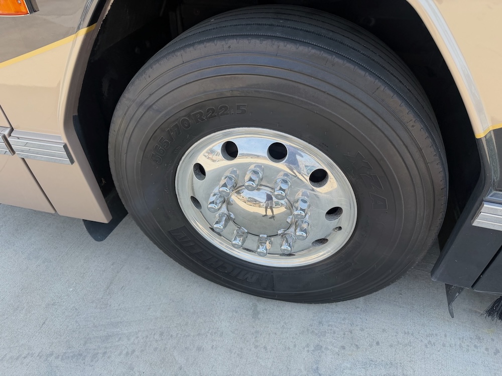 2006 Prevost Featherlite H3-45 For Sale