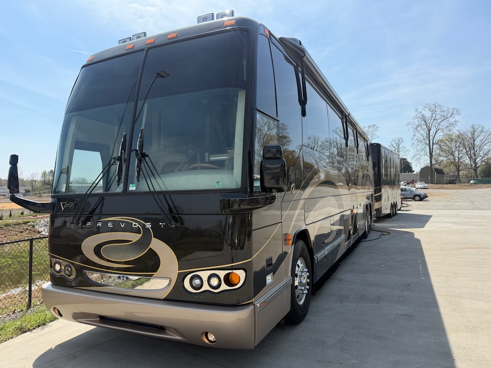 2006 Prevost Featherlite H3-45 For Sale