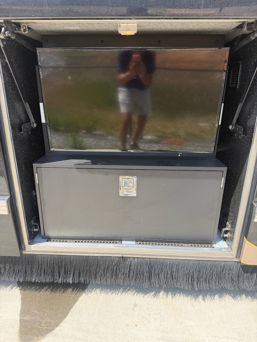 2006 Prevost Featherlite H3-45 For Sale