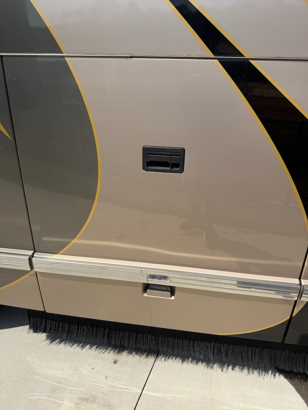 2006 Prevost Featherlite H3-45 For Sale