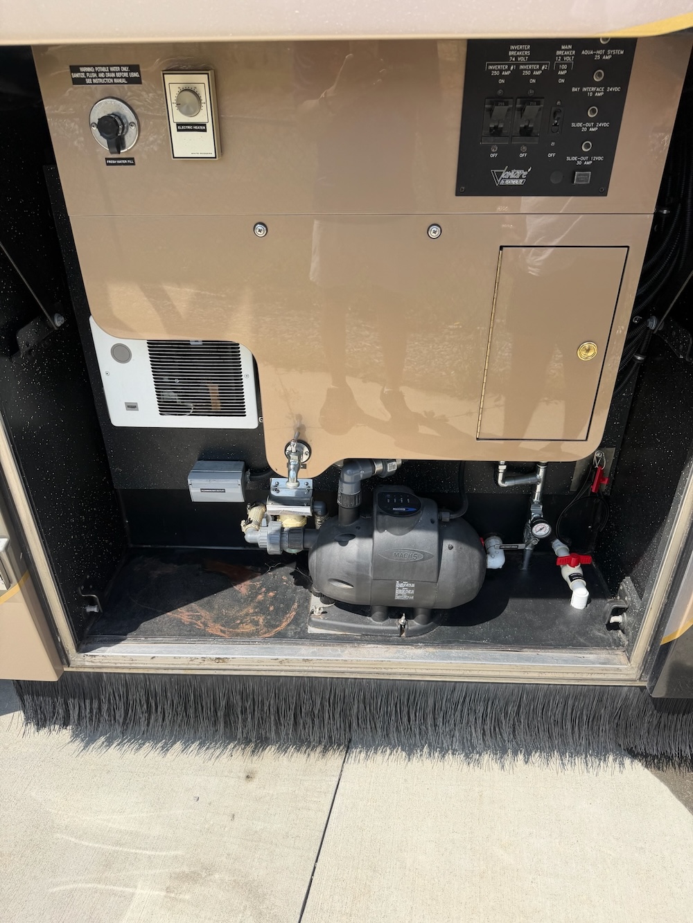 2006 Prevost Featherlite H3-45 For Sale