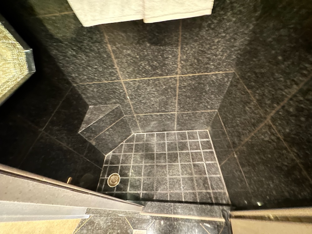 2006 Prevost Featherlite H3-45 For Sale