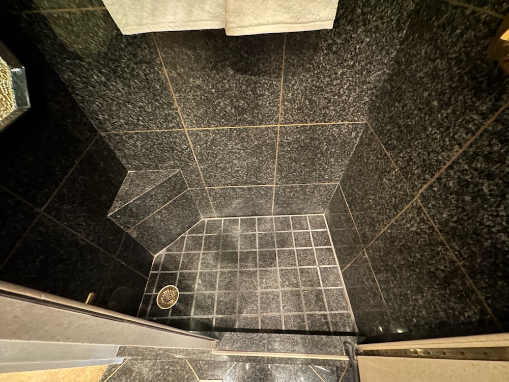 2006 Prevost Featherlite H3-45 For Sale