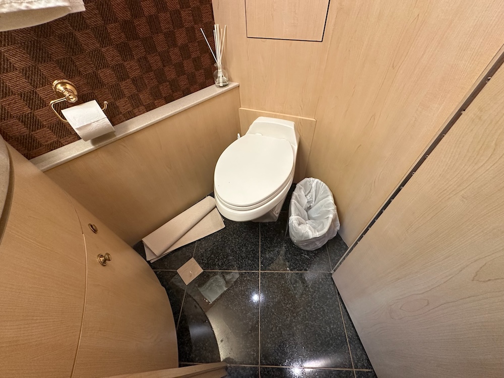 2006 Prevost Featherlite H3-45 For Sale