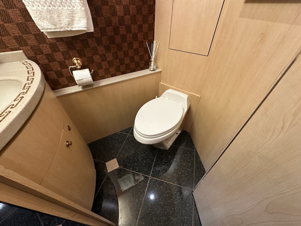 2006 Prevost Featherlite H3-45 For Sale