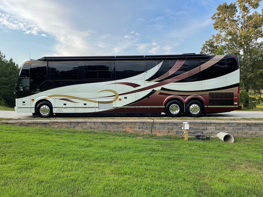 2006 Prevost Featherlite H3-45 For Sale