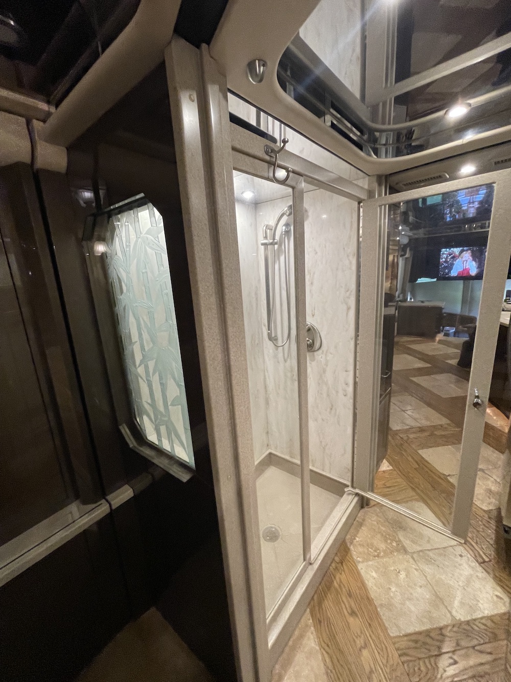 2006 Prevost Featherlite H3-45 For Sale