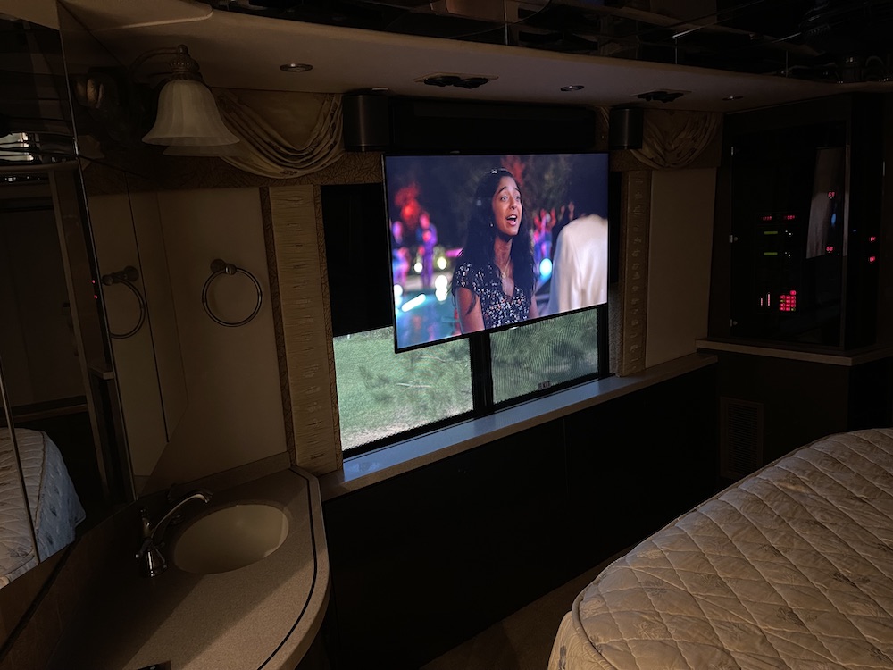 2006 Prevost Featherlite H3-45 For Sale