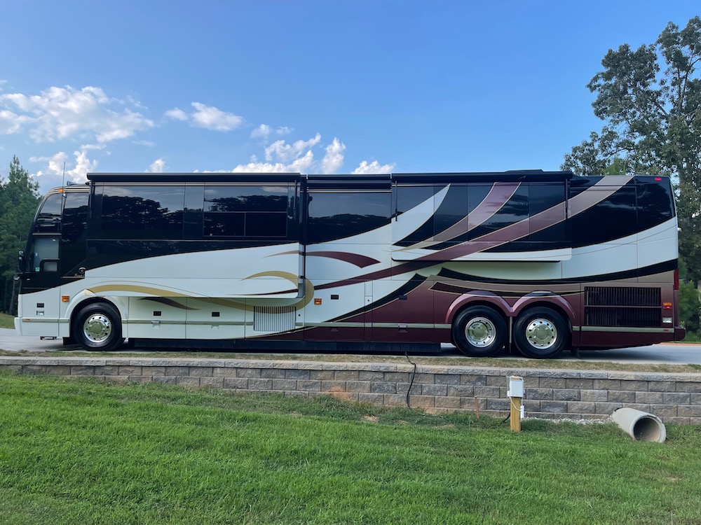 2006 Prevost Featherlite H3-45 For Sale