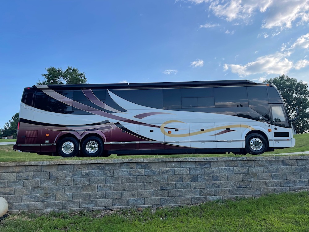 2006 Prevost Featherlite H3-45 For Sale