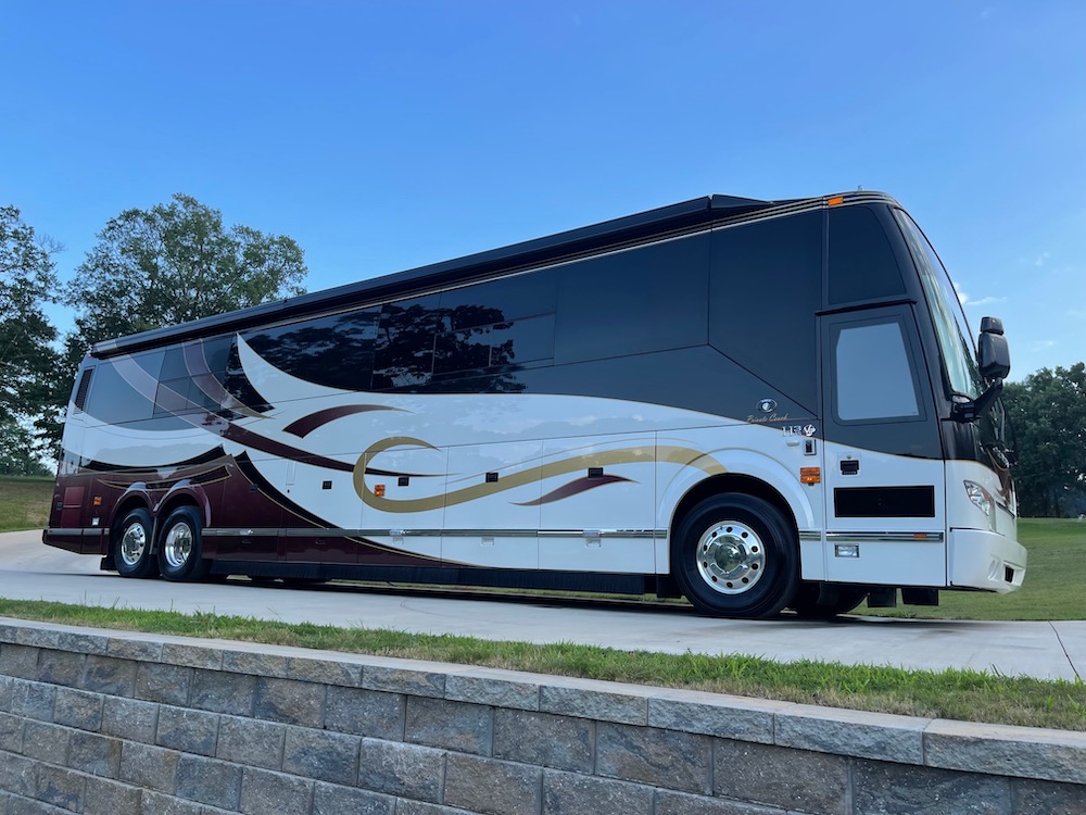 2006 Prevost Featherlite H3-45 For Sale