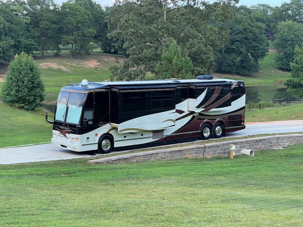 2006 Prevost Featherlite H3-45 For Sale