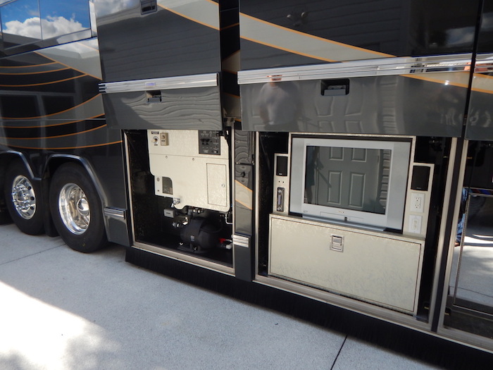 2006 Prevost Featherlite H3-45 For Sale