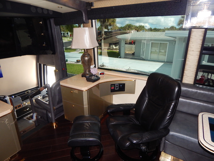 2006 Prevost Featherlite H3-45 For Sale