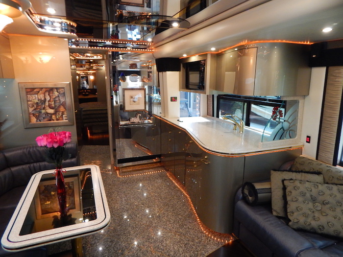 2006 Prevost Featherlite H3-45 For Sale