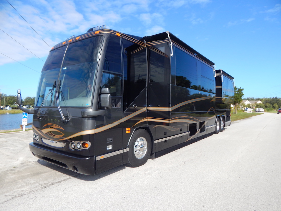 2006 Prevost Featherlite H3-45 For Sale