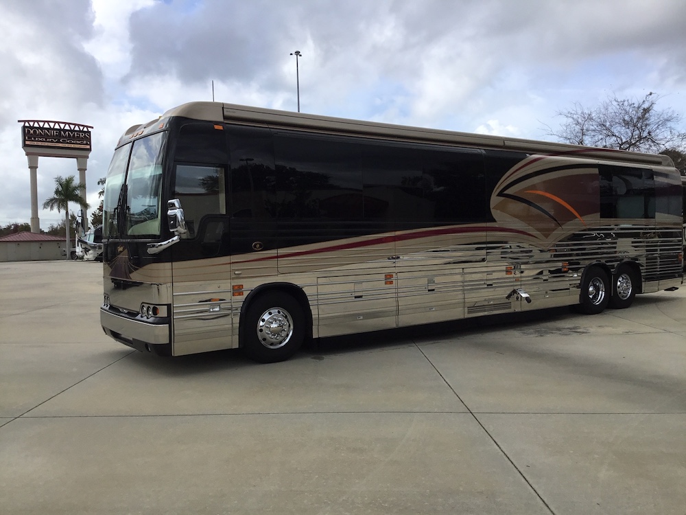 2006 Prevost Featherlite XLII For Sale