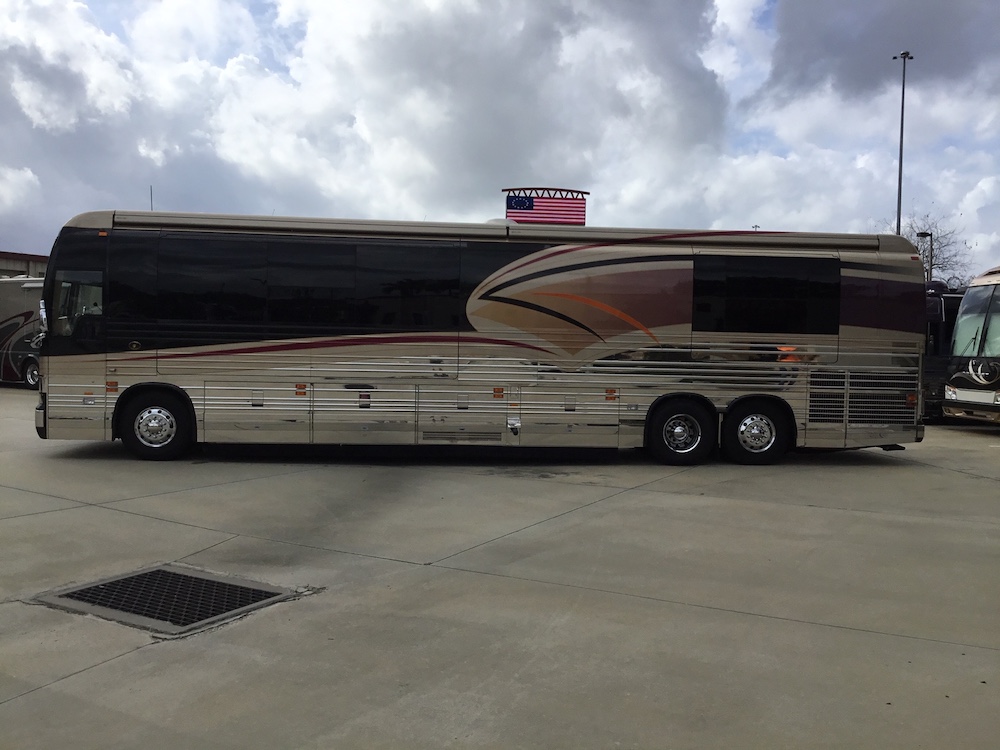 2006 Prevost Featherlite XLII For Sale