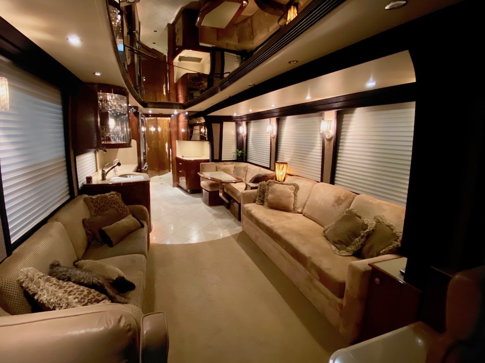 2006 Prevost Legendary XLII For Sale