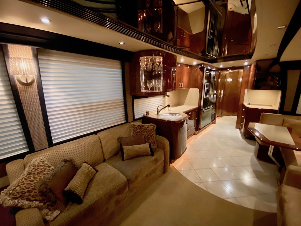 2006 Prevost Legendary XLII For Sale