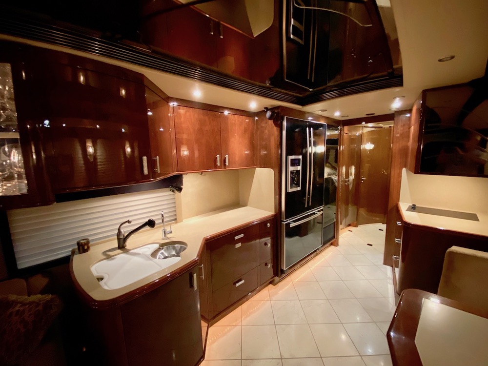 2006 Prevost Legendary XLII For Sale