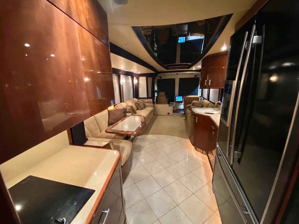 2006 Prevost Legendary XLII For Sale