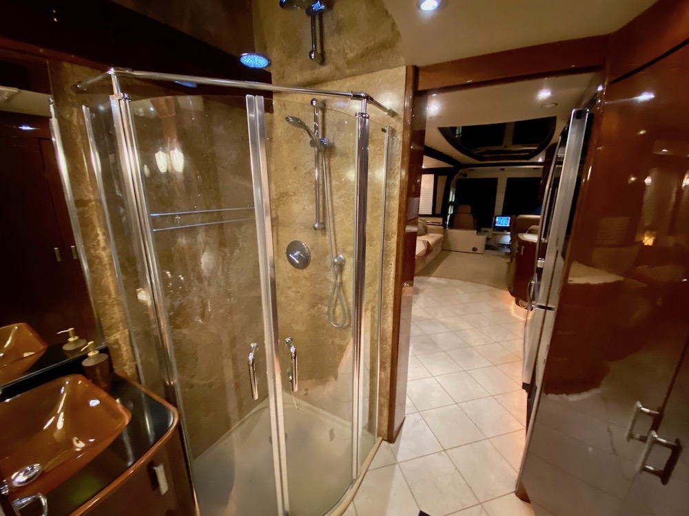 2006 Prevost Legendary XLII For Sale