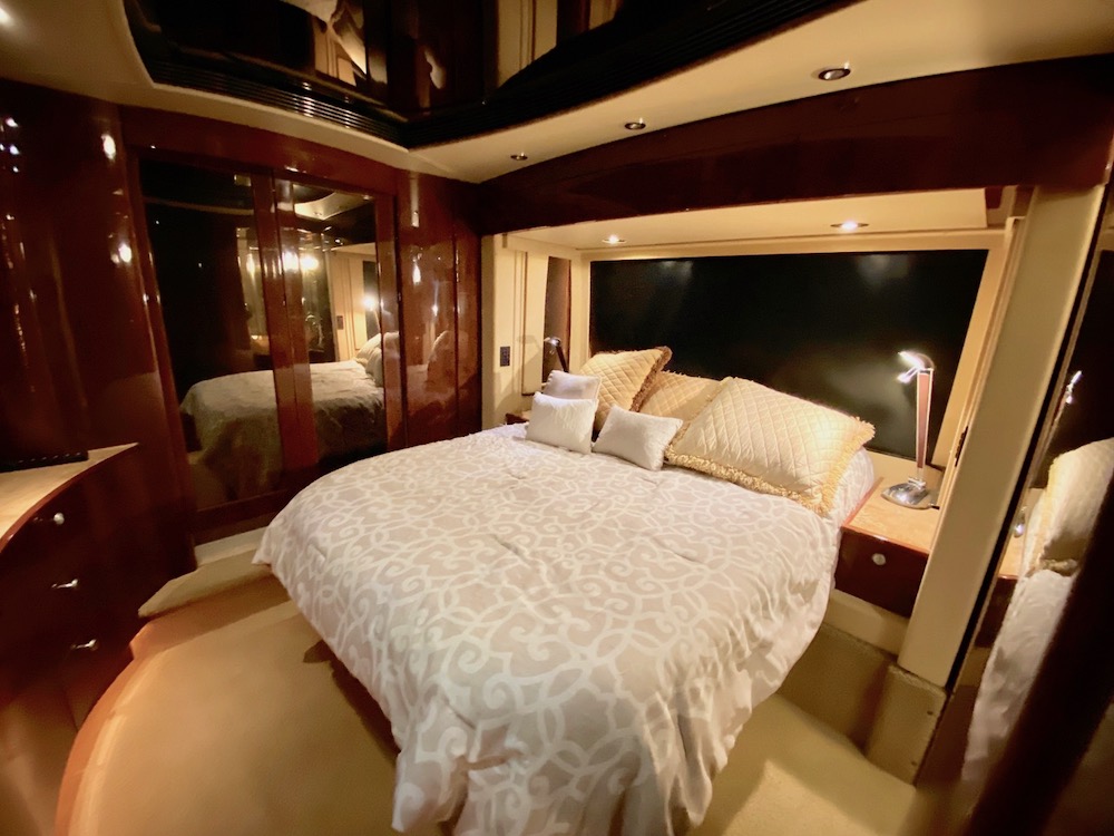 2006 Prevost Legendary XLII For Sale