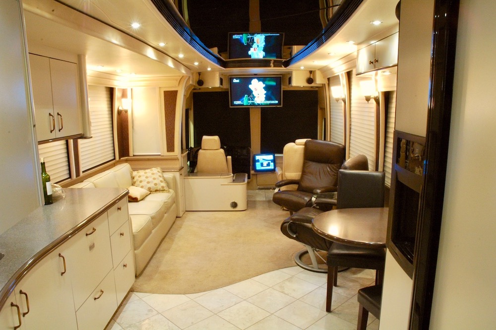 2006 Prevost Legendary XLII For Sale