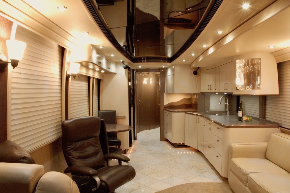 2006 Prevost Legendary XLII For Sale