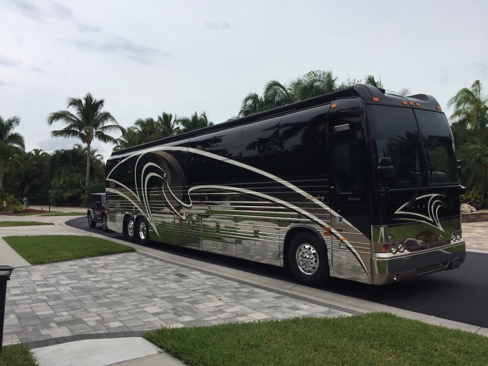 2006 Prevost Legendary XLII For Sale