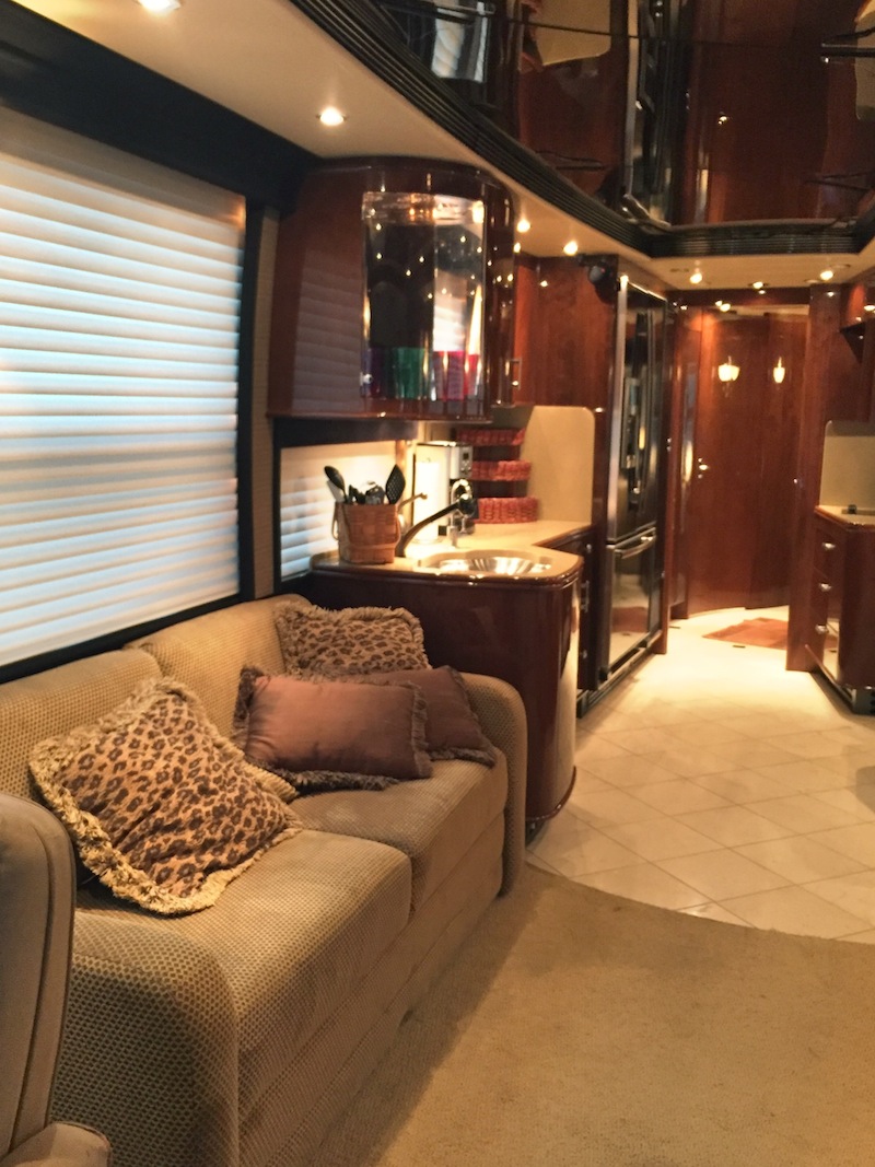 2006 Prevost Legendary XLII For Sale