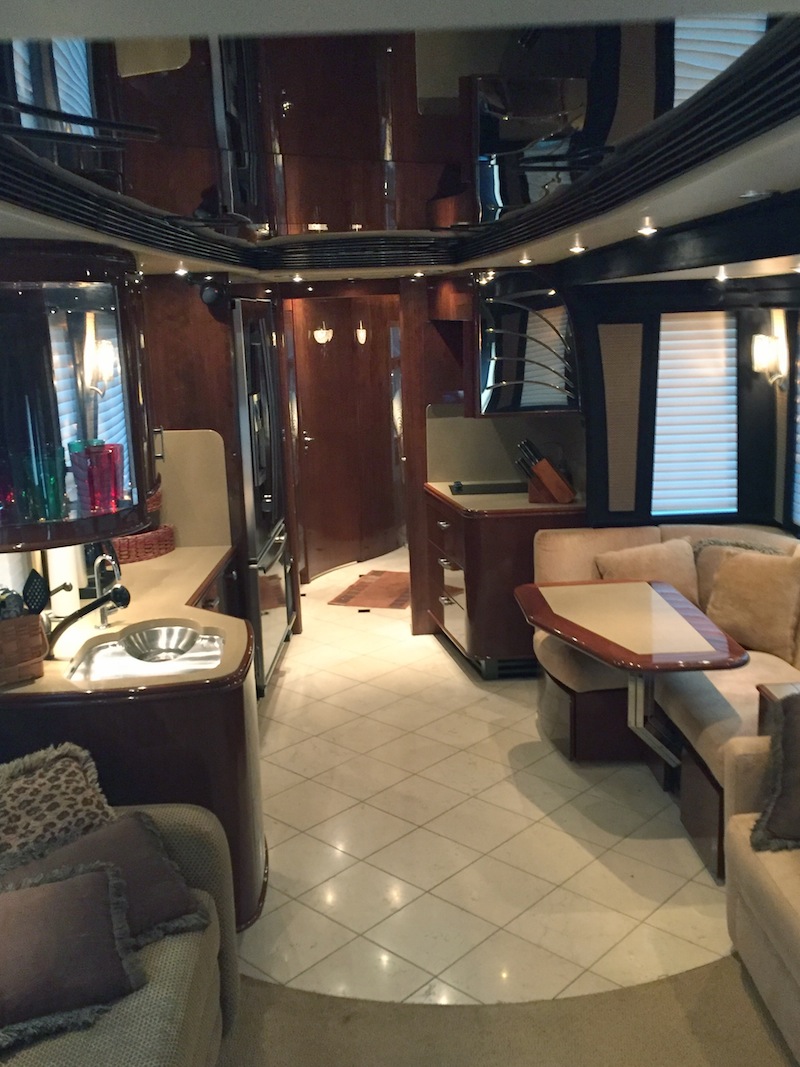 2006 Prevost Legendary XLII For Sale