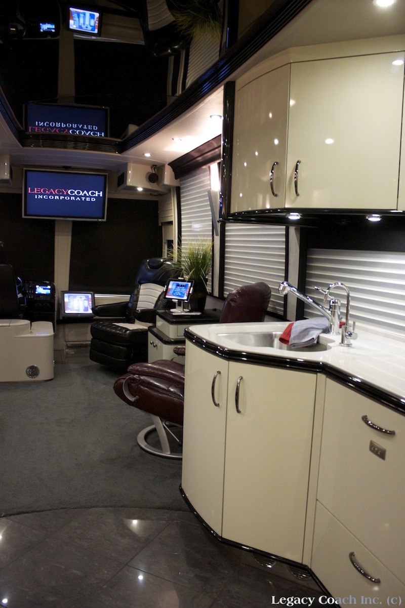 2006 Prevost Legendary XLII For Sale