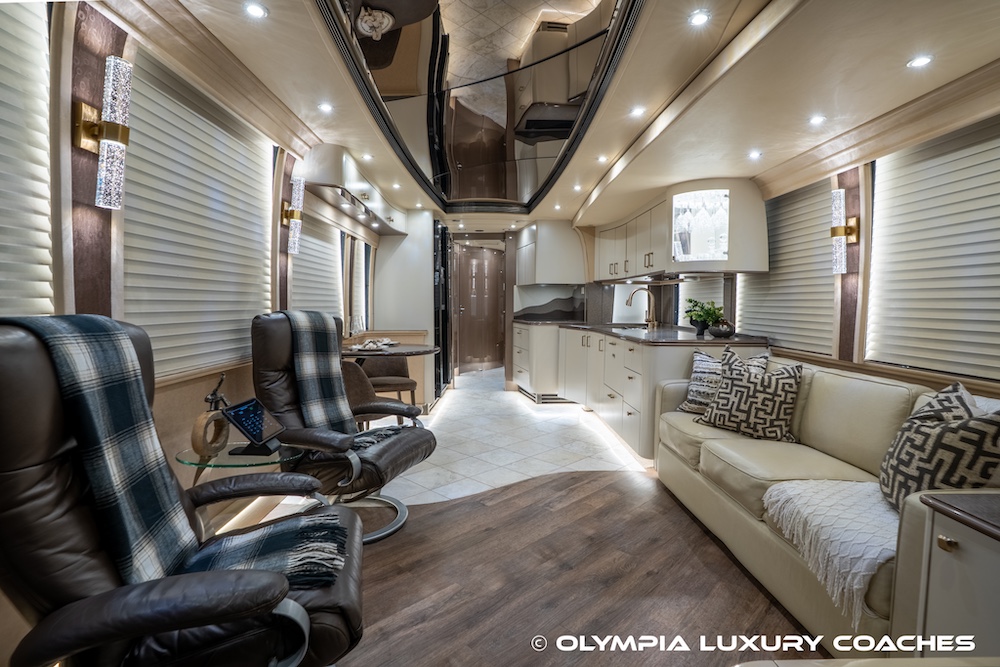 2006 Prevost Legendary XLII For Sale