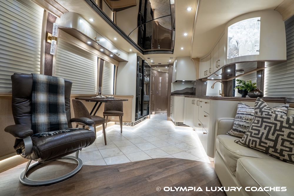 2006 Prevost Legendary XLII For Sale