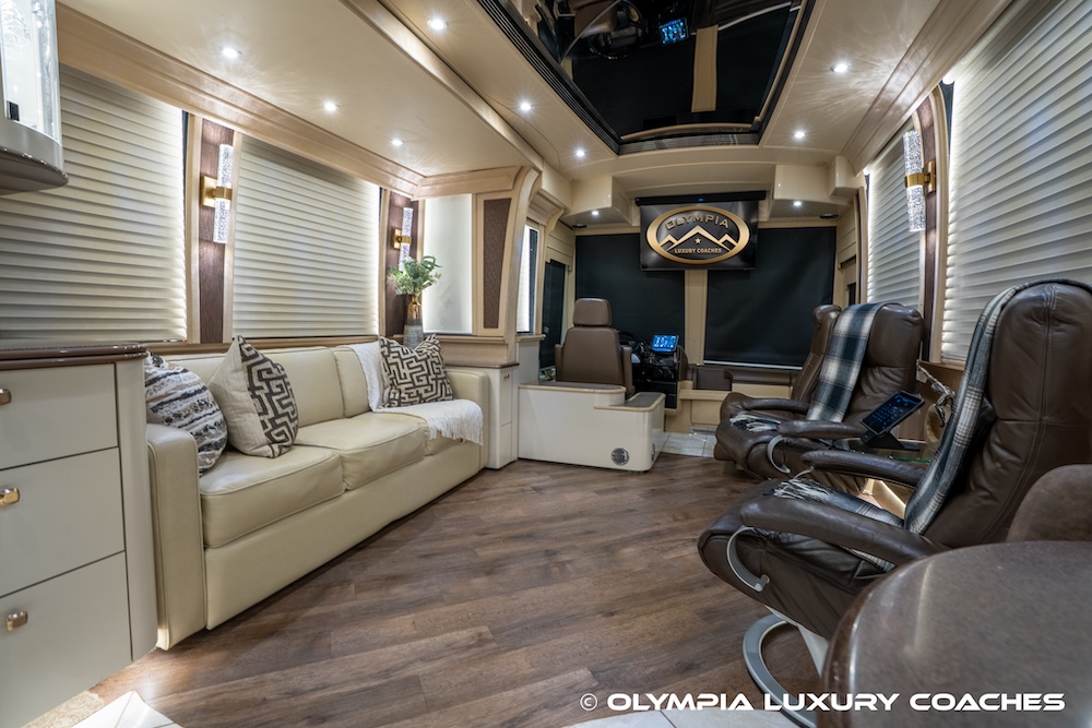 2006 Prevost Legendary XLII For Sale